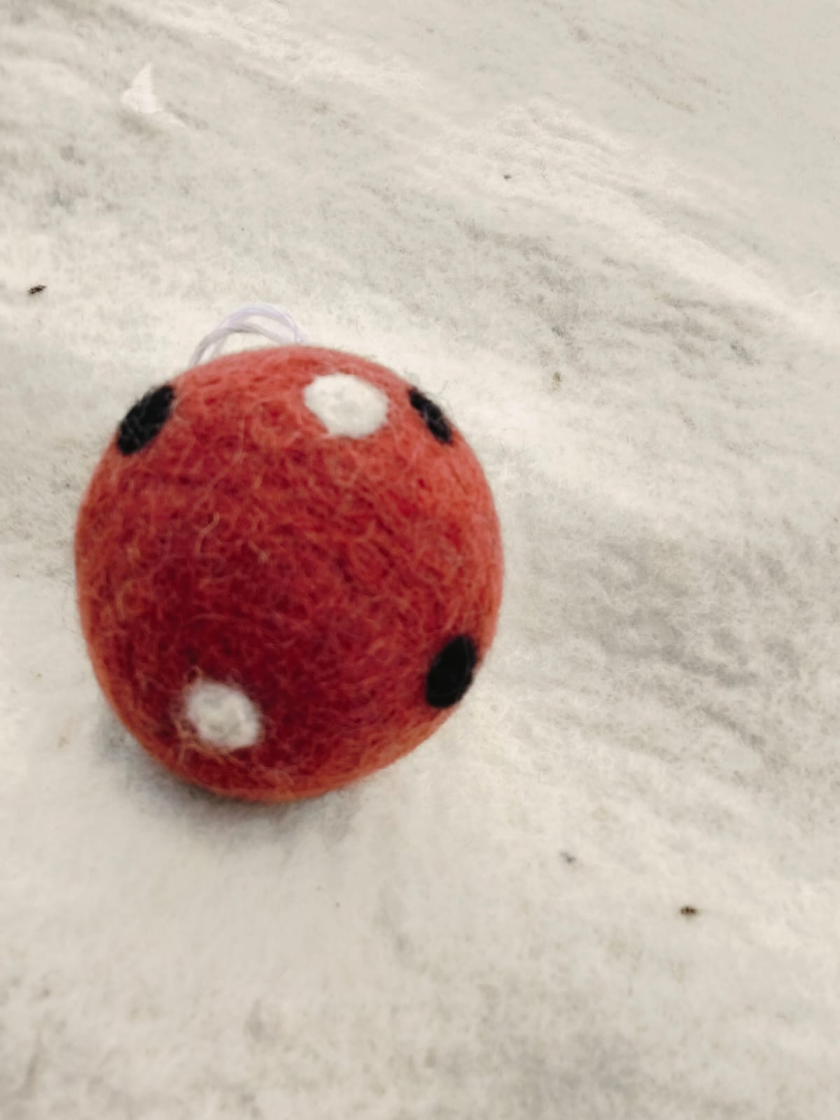 🔴 Red Eyed Wool Puff (JF-46)